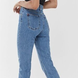 BDG Girlfriend High Rise Jeans Size 27